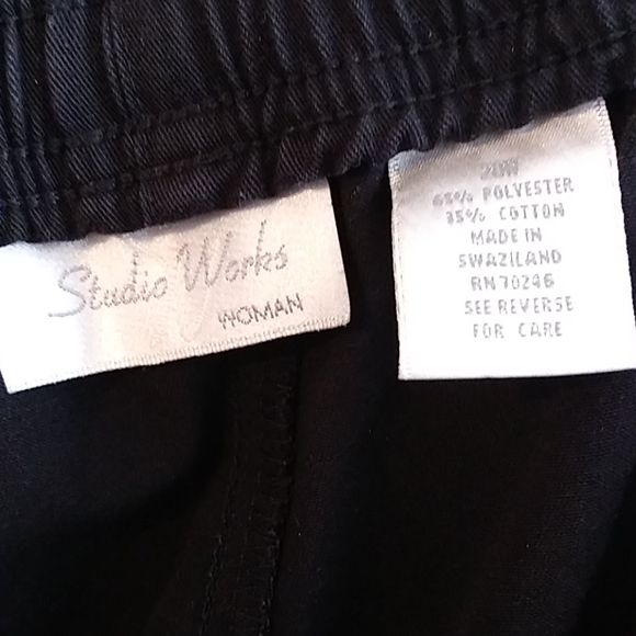 Black Draw String Women's Shorts - Picture 3 of 4